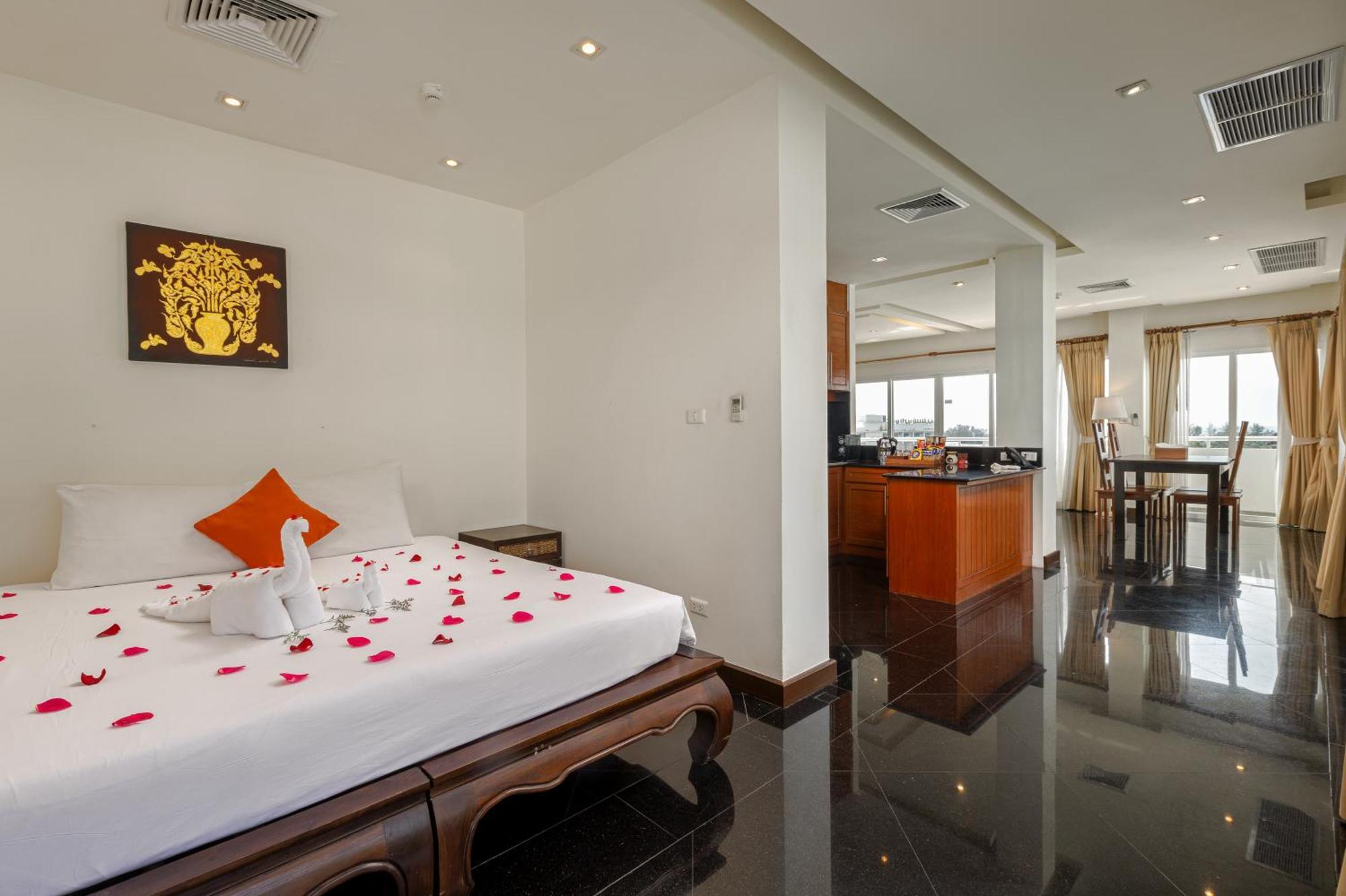 Phunawa Resort Phuket Karon Beach - Sha Plus Exteriör bild